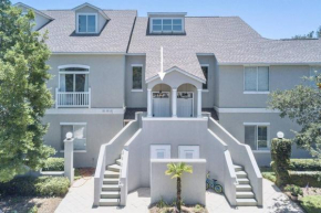 Luxury Peninsula Golf Course & Racquet Club Condo